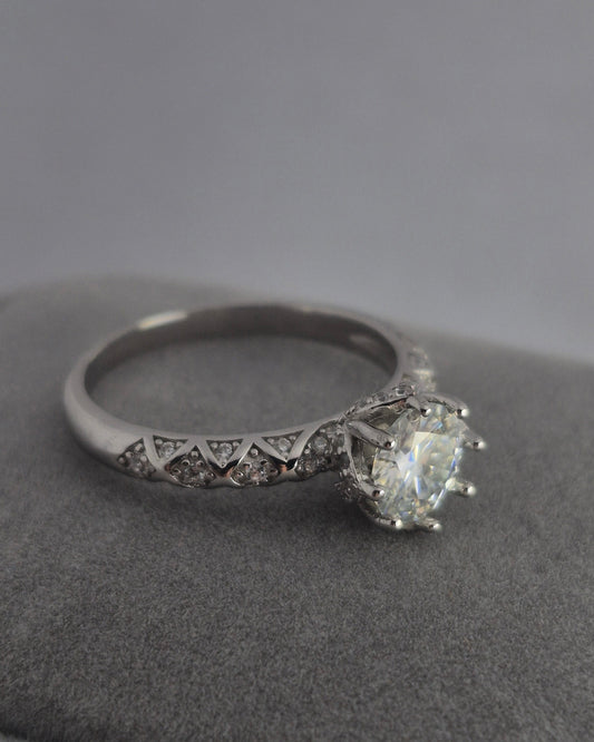 Elara Round Brilliant Moissanite Ring