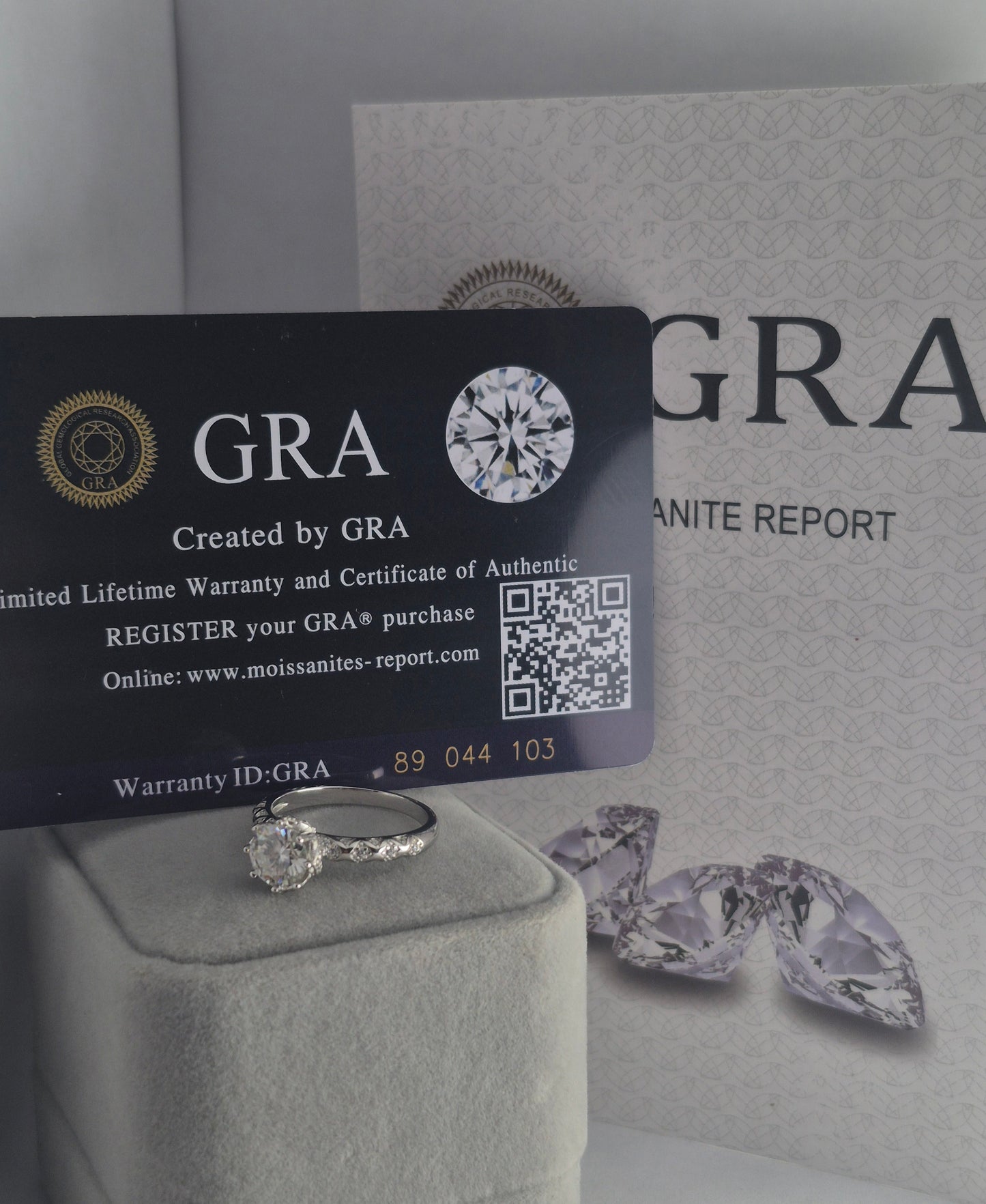 Elara Round Brilliant Moissanite Ring